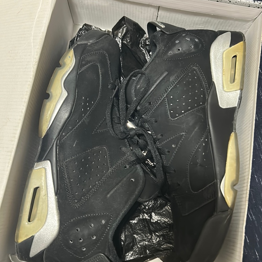 Jordan low 6s good conditions